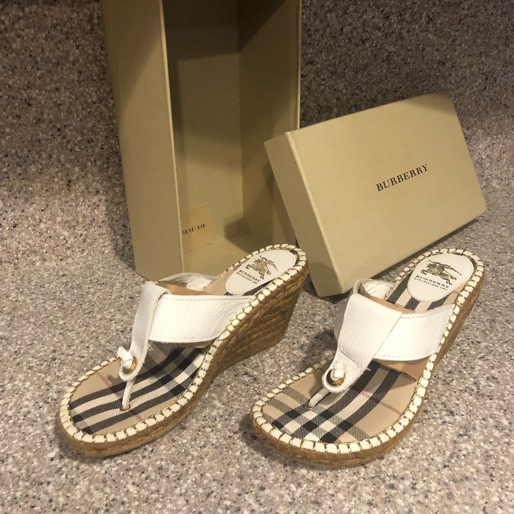 Burberry White leather thong espadrille sandals